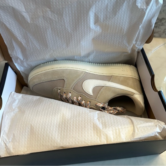 Nike Air Force 1 - Picture 3 of 10